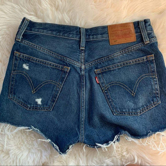 Levi’s high waisted 501 shorts - Picture 3 of 3